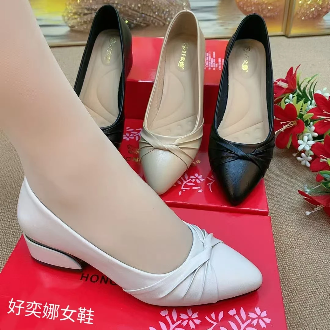 2025新款矮跟扭花简约时尚百搭软皮浅口单鞋尖头时装女鞋