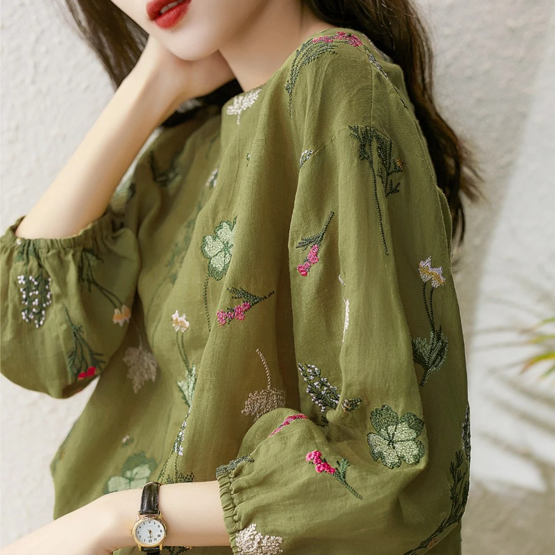 贝丽玛SS3850 重工精美刺绣 似一幅画宽松圆领小上衣女