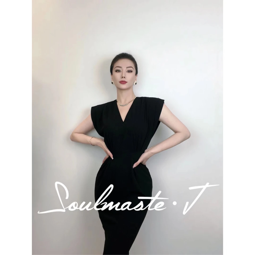 ILPHUKIIR 莱尔 夏季薄款 黑色收腰无袖 中长款修身手工连衣裙