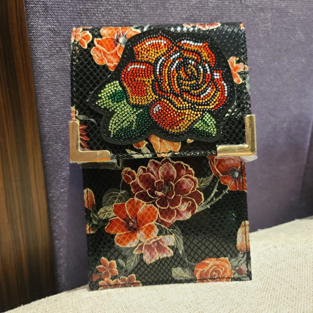 COCO CRYSTAL 手绘勾勒金边玫瑰手机包