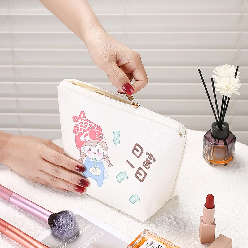 化妆包女便携高颜值大容量口红护肤品收纳2022新款超火旅行洗漱包