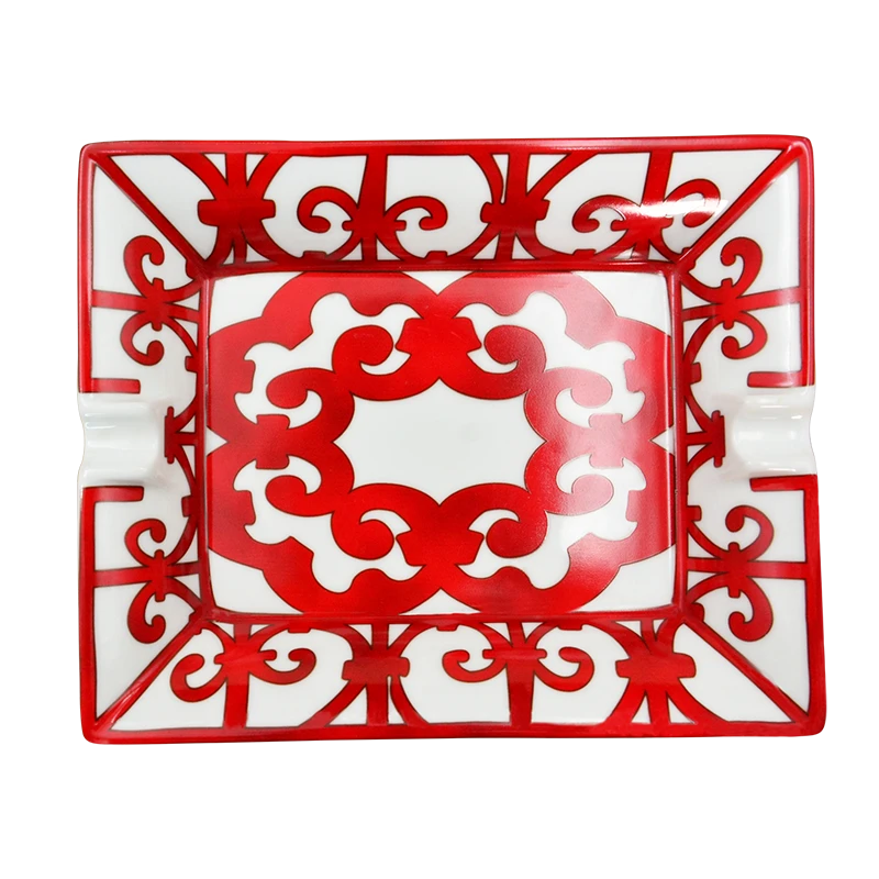 中国红烟灰碟；硬质细瓷；手工制作；礼盒包装；新中式情侣酒店家用