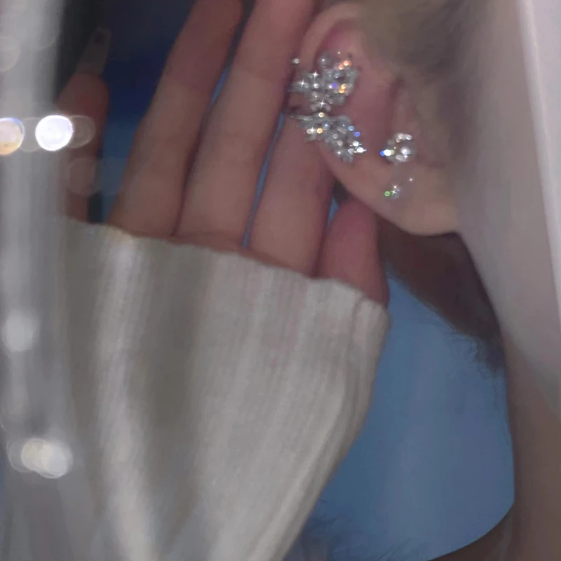 娟姨 铜合金合成锆石耳饰 轻奢气质闪钻翅膀耳骨夹