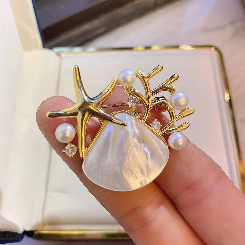 铜合金合成锆石胸针 海洋小屋胸针 A523