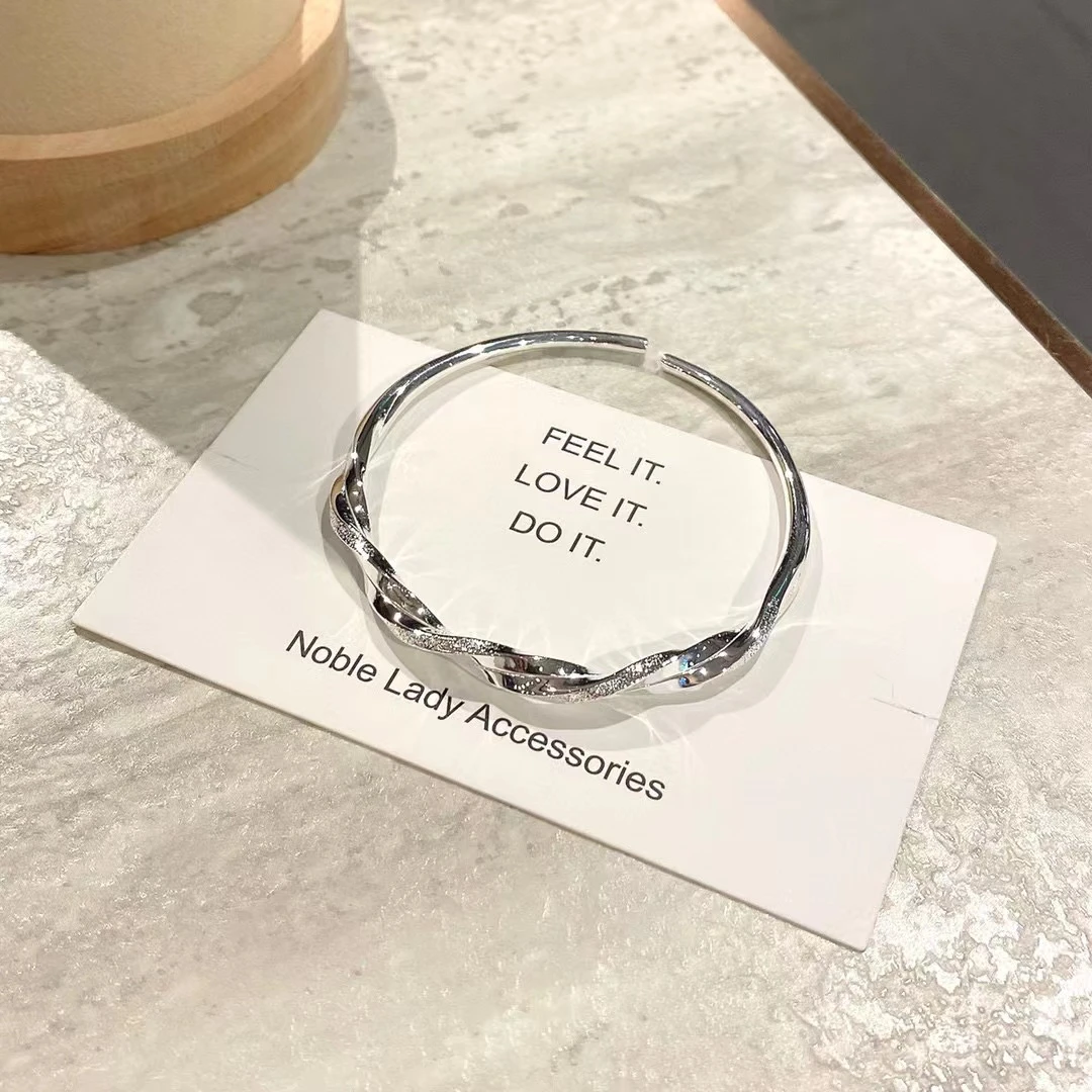 拾钰 足银手镯 设计感999光砂扭纹开口银镯森系ins时尚网红轻奢镯