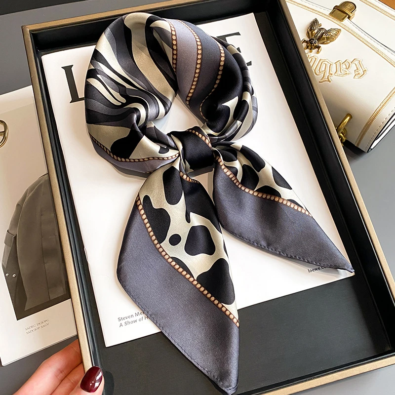 Love is long《豹纹点点》100%桑蚕丝丝巾春秋真丝70欧美方巾女