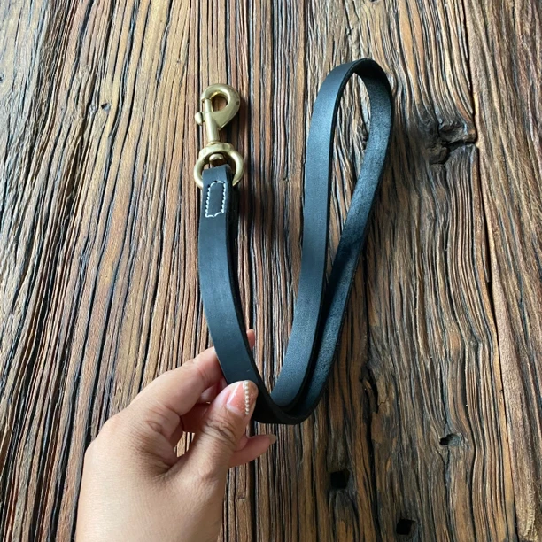 狗狗牛皮一步牵宽度1.6公分长50公分训犬随手铜钩短牵遛狗牵引