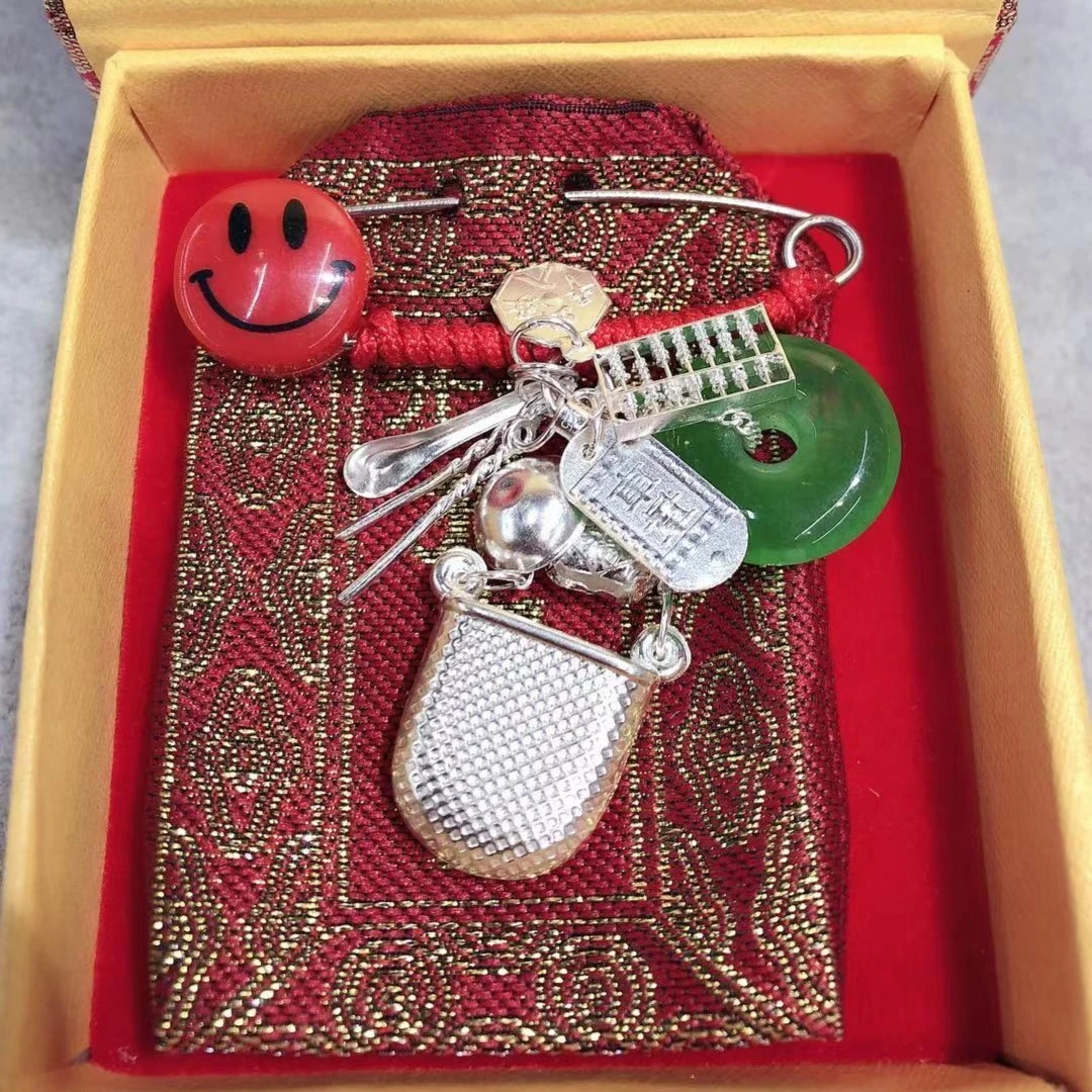 足银银制品 闽南宝宝必备----纯银九件套别针、尾巴