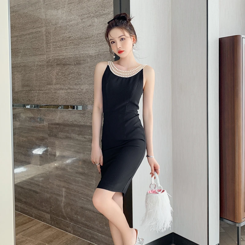 5032轻奢气质珍珠吊带礼服短裙女2022新款夏法式背心包臀连衣裙