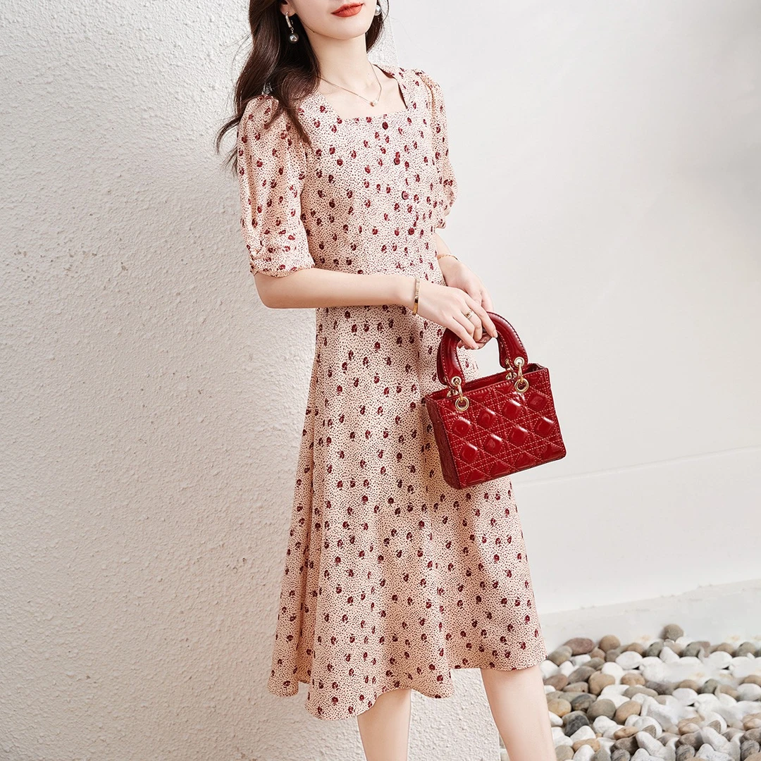 德·玛纳夏季气质印花连衣裙碎花显瘦收腰温柔方领泡泡袖法式长裙