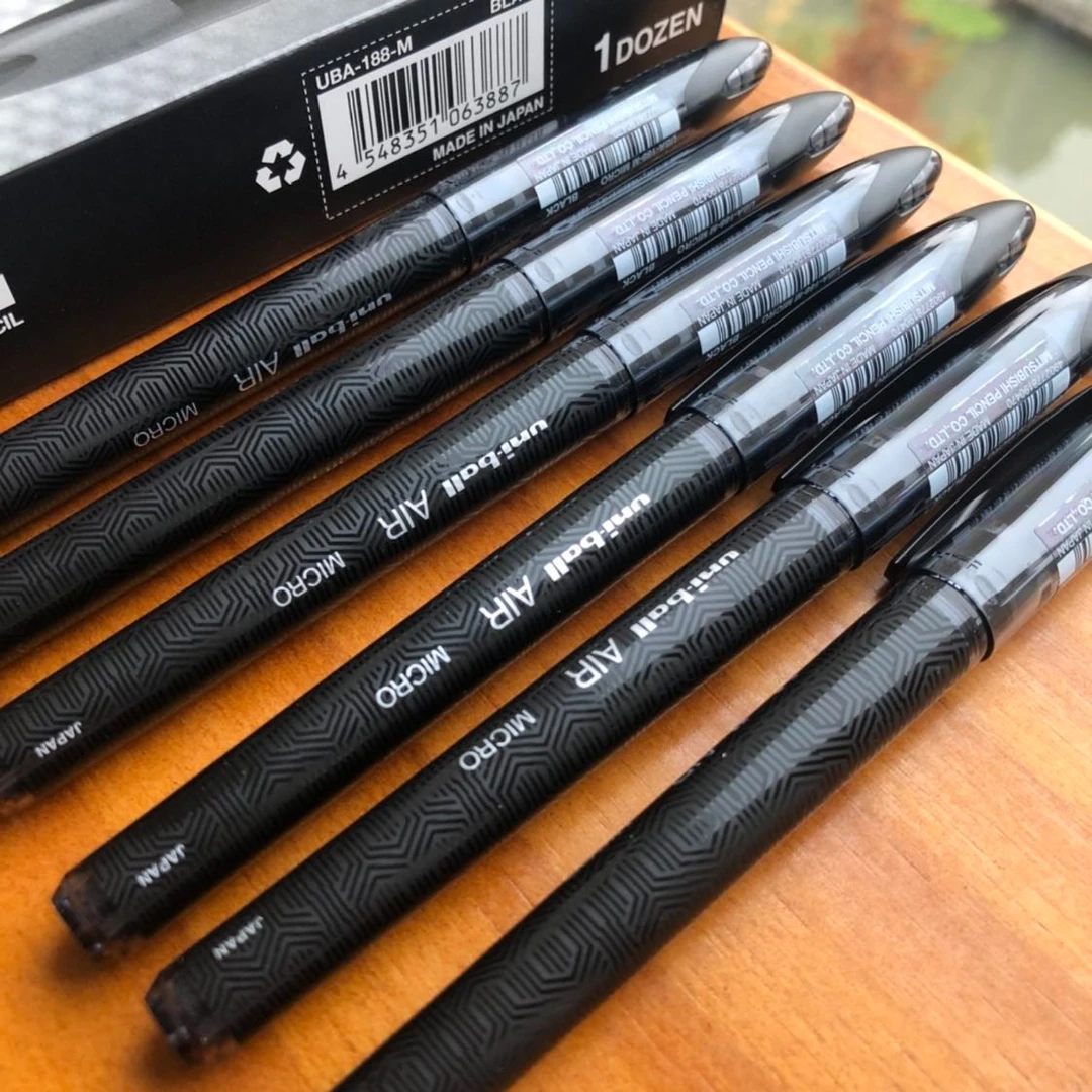 uni三菱铅笔 黑科技 AIR中性签字笔 0.28mm-0.45mm 黑/蓝