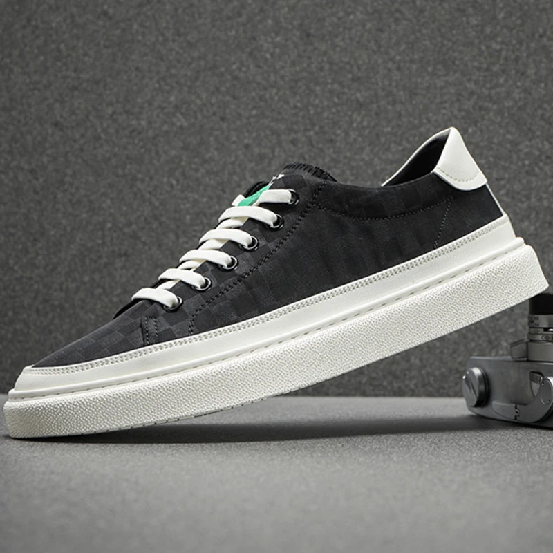 2025秋季新款男士舒适板鞋时尚百搭透气轻便软底潮流低帮潮鞋男鞋