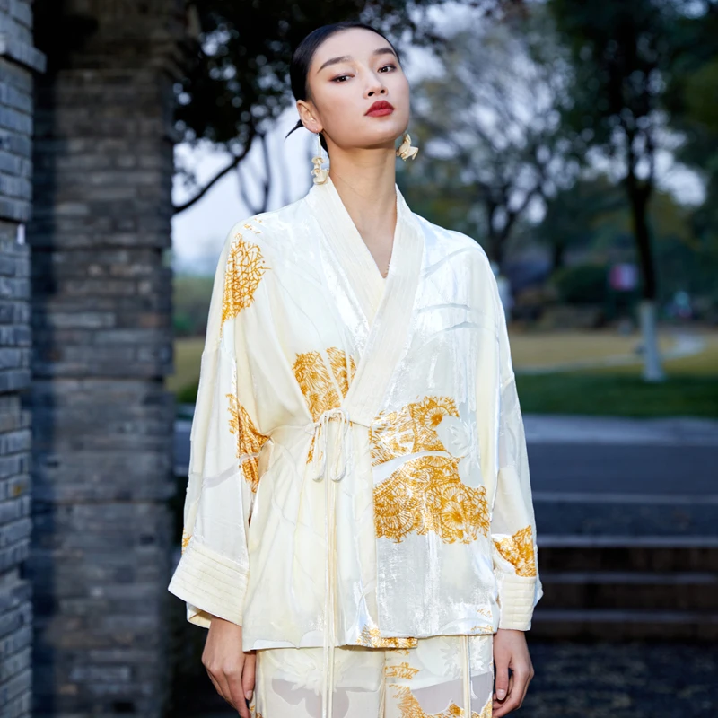 界内界外汉元素新中式国风提花丝绒交领仙气宽松短外套J21D046