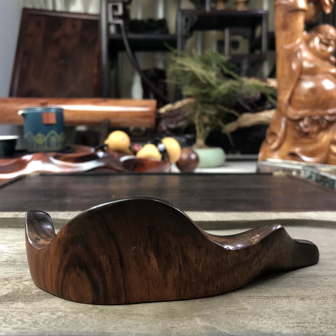 fq2323越黄老料山型笔架，摆件，长宽高14/1.8/4.2cm，重45g