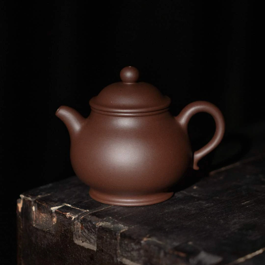 【亘古】《潘壶》精工半手 一厂老紫泥 约100cc 手工紫砂茶壶