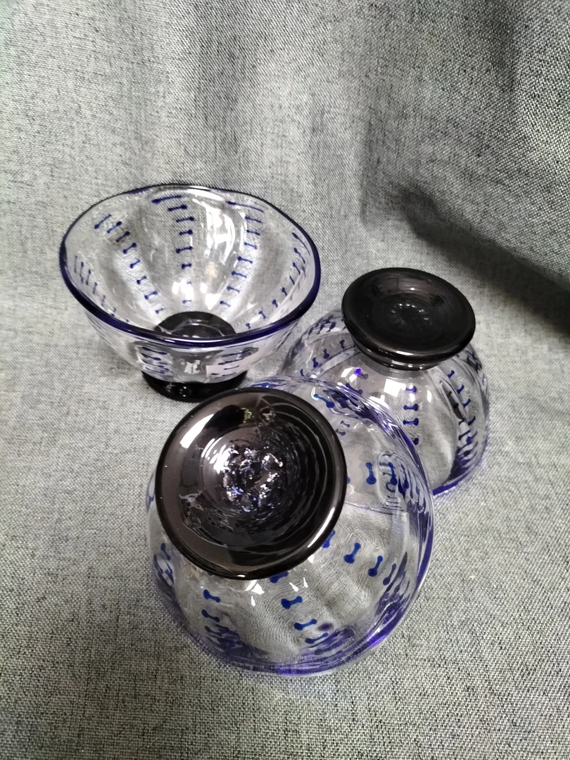透明玻璃高脚碗三只一起出01/10 图五底足封口工艺，不是坏