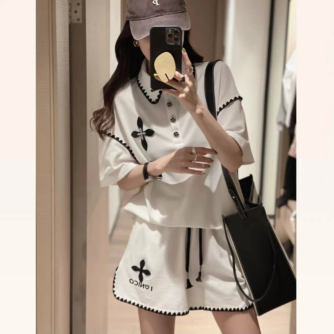 重工翻领撞色刺绣十字花短袖两件套时尚宽松套