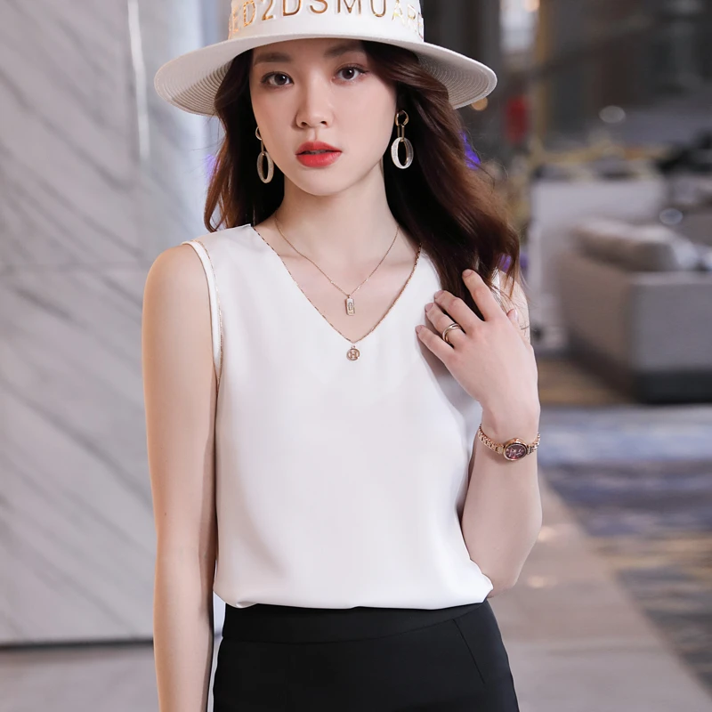 2023新款白色缎面宽松无袖背心女夏V领西装内搭打底吊带缎面上衣
