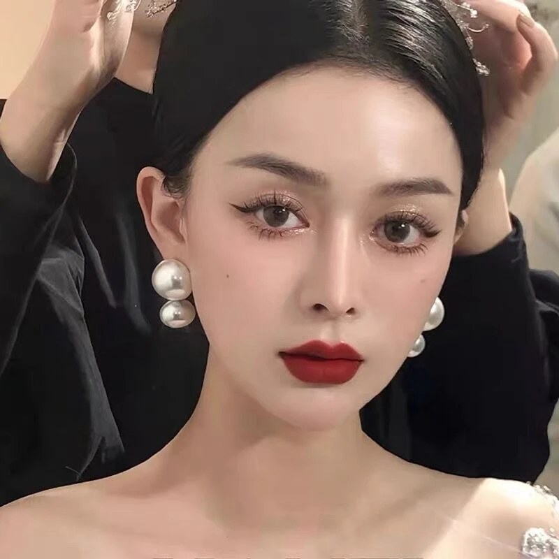 大气珍珠耳环港风复古赫本气质耳钉2022年新款潮新娘婚纱贝珠耳饰