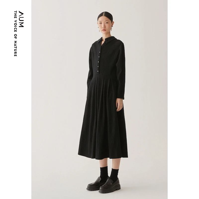 AUM噢姆秋冬新品正反面穿黑色提花连衣裙女M1AY41086长裙