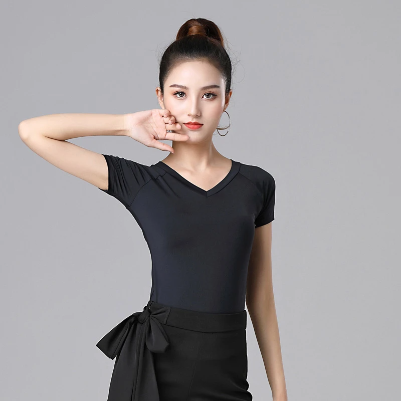 拉丁舞黑色女新款夏季洋气短袖V领摩登国标舞衣t恤时尚练功服女士
