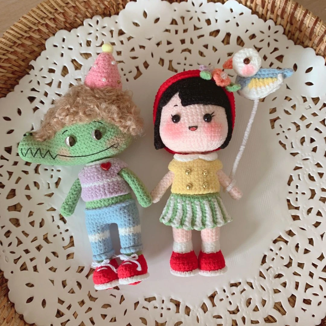 直播间选款下单  成品毛线娃娃