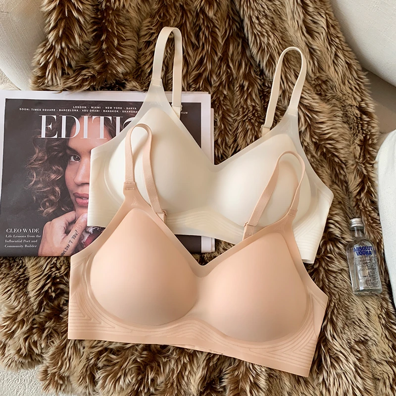 提未苏薄款凉感无痕内衣女小胸聚拢裸感软支撑无钢圈防下垂文胸