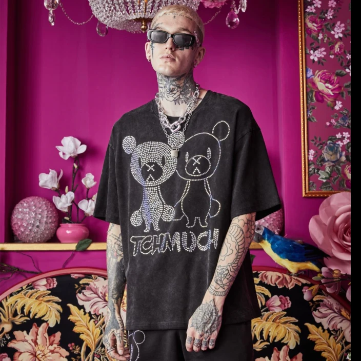 轻奢-TCH潮牌情侣熊烫钻夏季潮流时尚磨毛黑色圆领T恤T66A108102