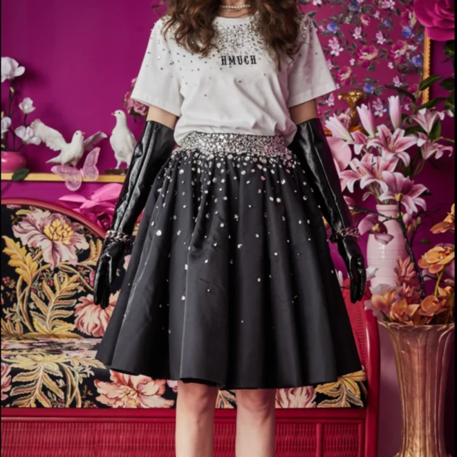 TCH轻奢烫钻工艺时尚百搭潮流黑色显瘦半身裙女T66B226002私服tch