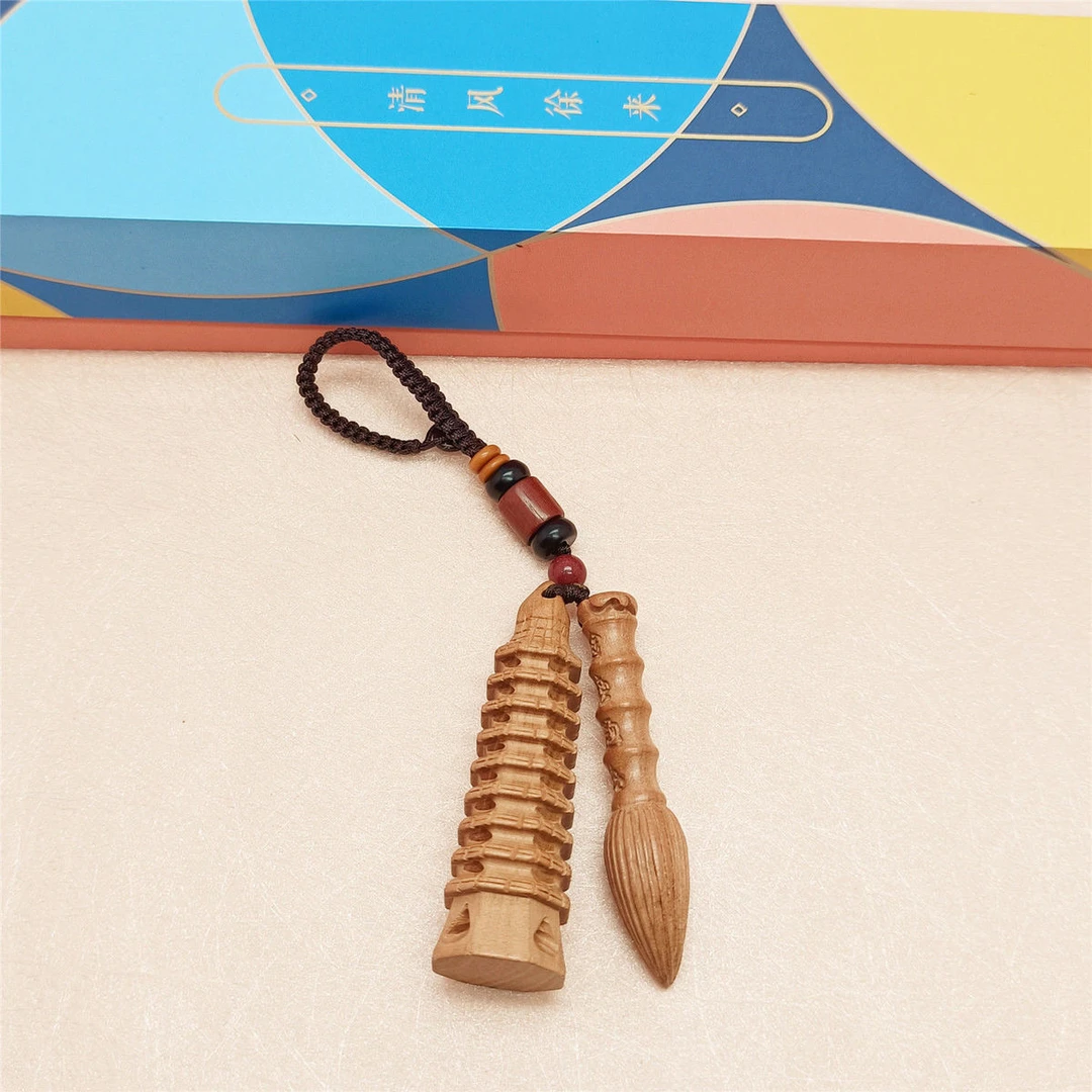 【老师推荐】精雕桃木手工编织钥匙扣桃木笔桃木塔随身携带配饰