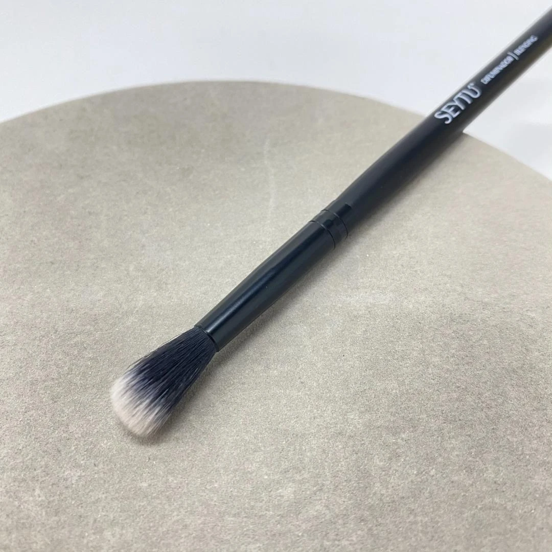 02黑杆化妆师专用眼影高光刷