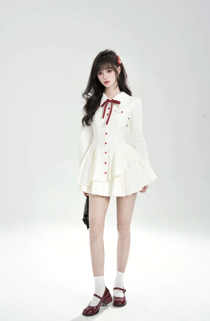 越韩小鱼 樱桃小丸子 学院风双层不规则百褶杏色polo长袖秋衬衫裙