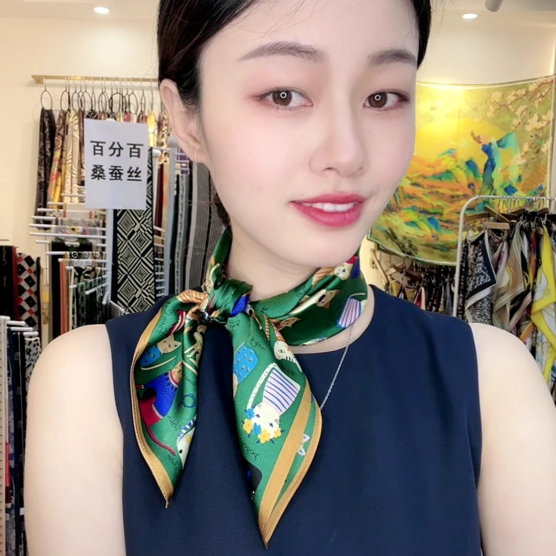 A118小领巾女夏季韩版百搭卡通猫咪桑蚕丝真丝丝巾装饰围巾小方巾