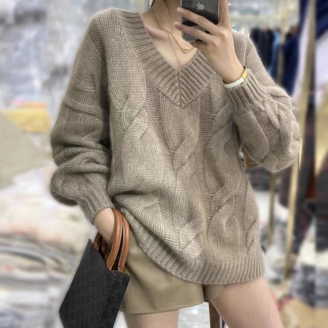 反季促销     秋冬羊毛V领套头大纽花 洋气 毛衣 打底衫加厚款