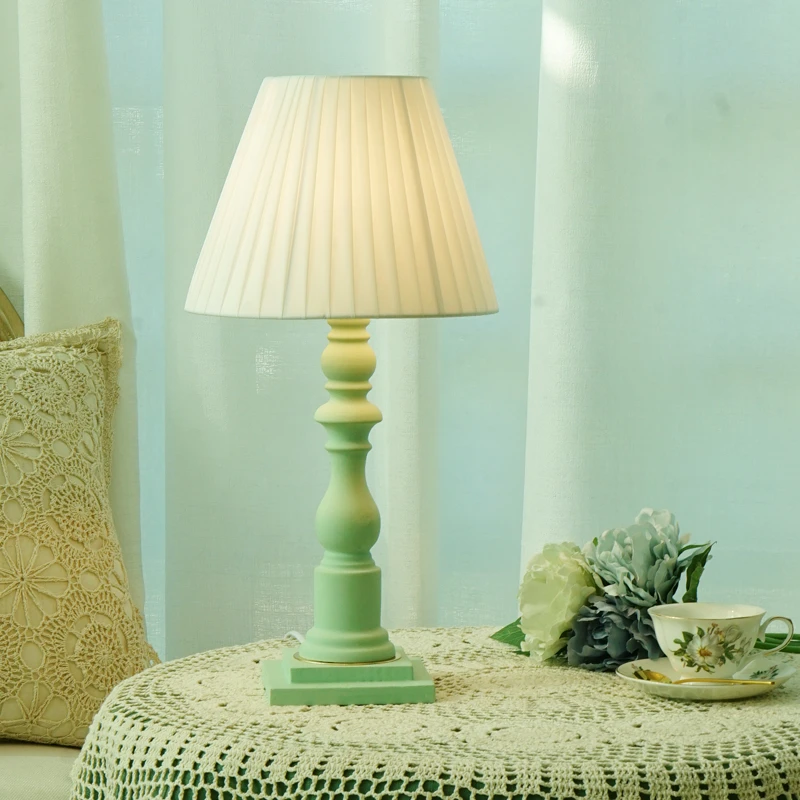 田园法式复古高级感美式高端中古欧式实木书房卧室床头柜创意台灯