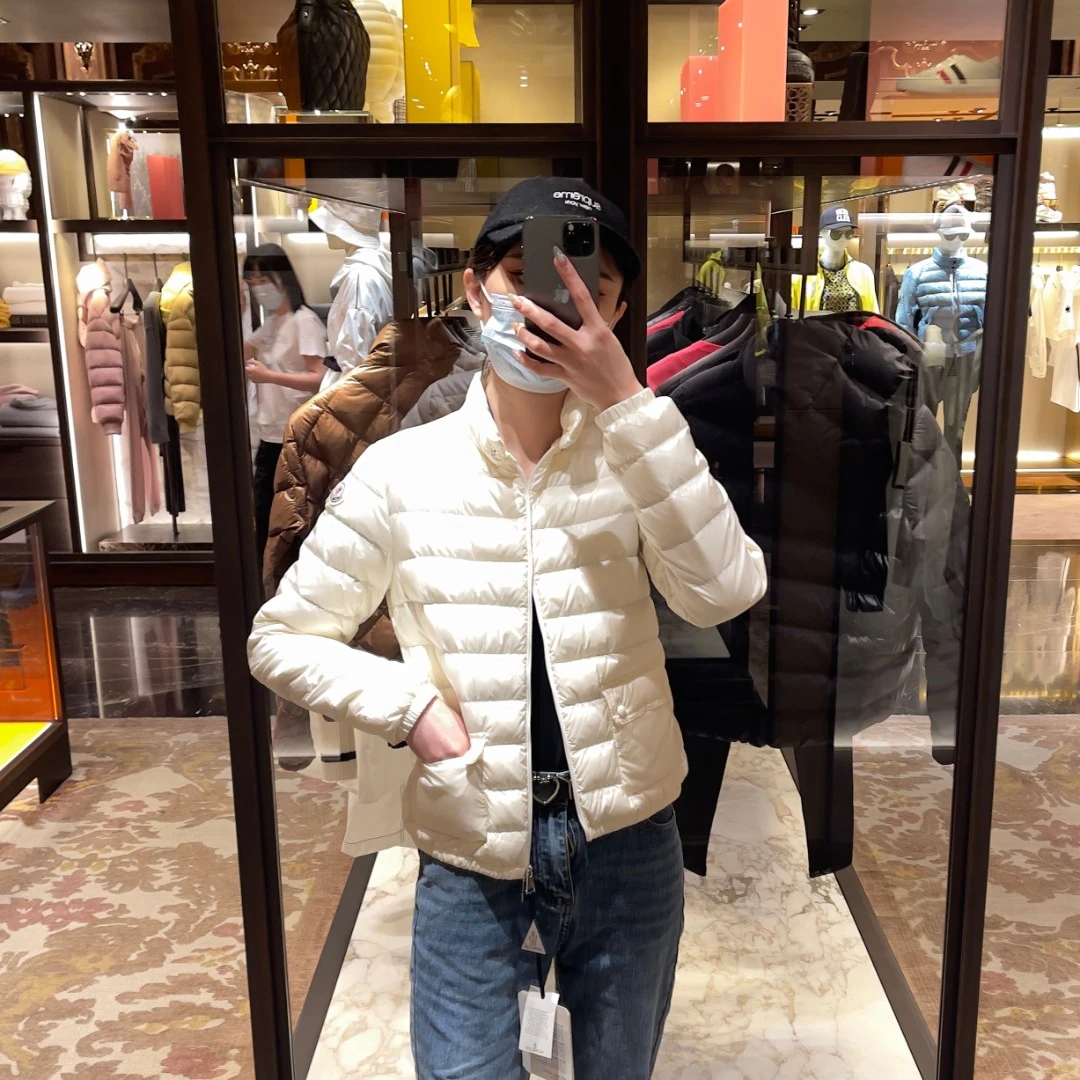 未使用 MONCLER 盟可睐蒙口/GG/女士白色羽绒服LANS