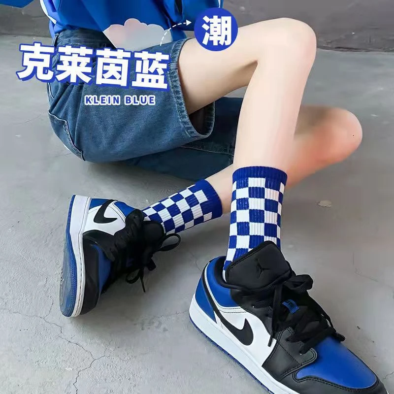 春秋克莱因蓝中筒袜ins潮袜棋盘格字母C百搭条纹棉袜女