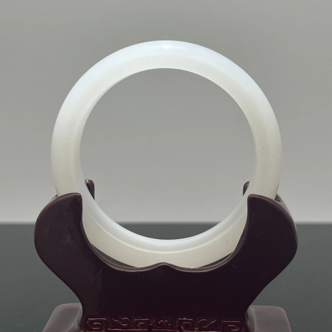 天然独龙玉白色手镯