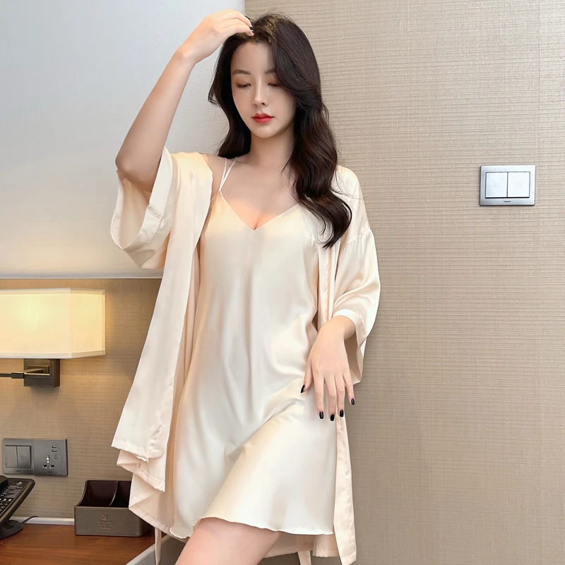 性感睡衣女夏季冰丝2025新款带胸垫轻奢高级感纯欲风爆款吊带睡裙