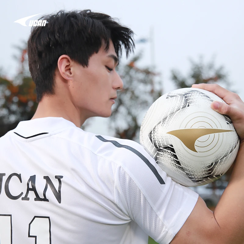 UCAN锐克5号足球 6片贴合成人学生标准专业比赛训练用球高弹耐磨