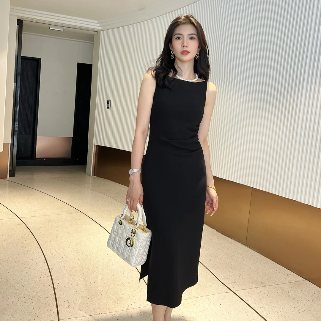 Molly Manor/莫莉庄园一字肩开叉连衣裙高级法式小黑裙修身22161