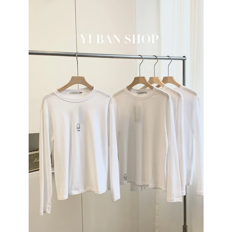 Wan能搭配的纯色磨毛刺绣小熊打底衫T恤