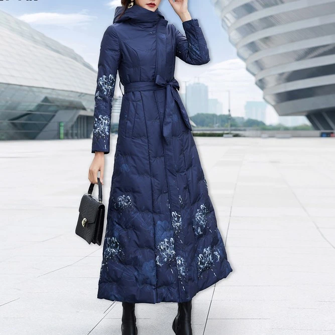 蓝色印花羽绒服女长款2025冬季新款气质过膝连帽花色白鸭绒外套长