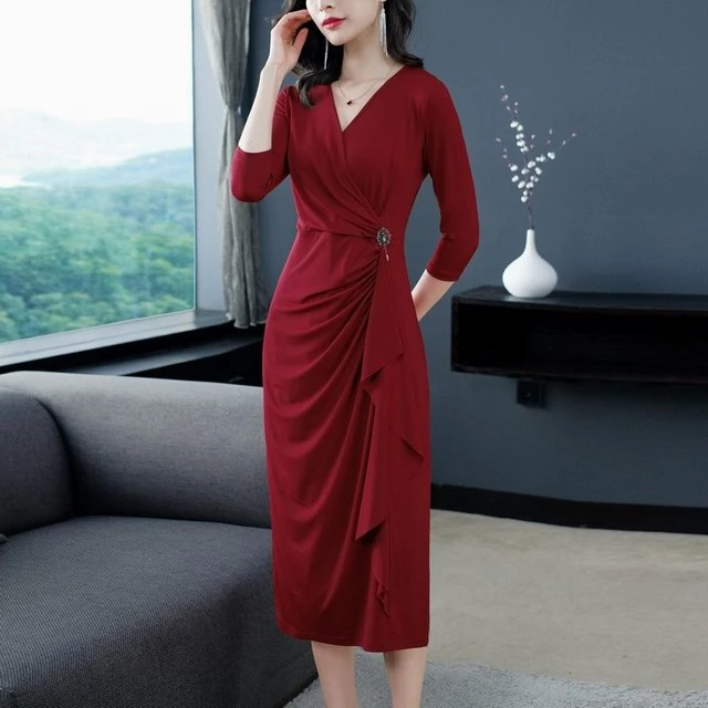 名嫒气质红色连衣裙新款V领中年喜妈妈收腰宴会婚礼服度假长裙
