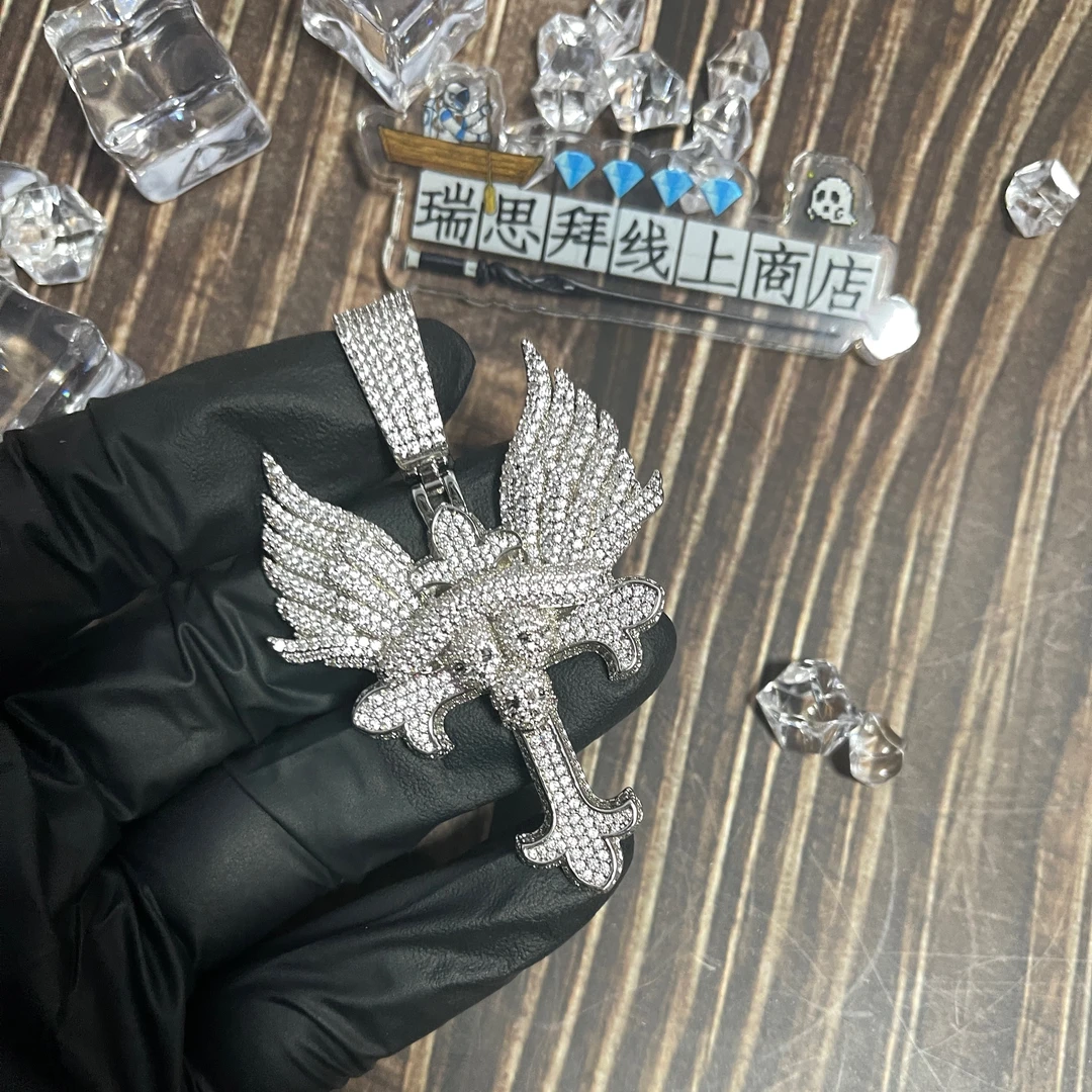 铜合金合成锆石吊坠 RESPECT 满钻实心天使之翼骷髅十字架吊坠