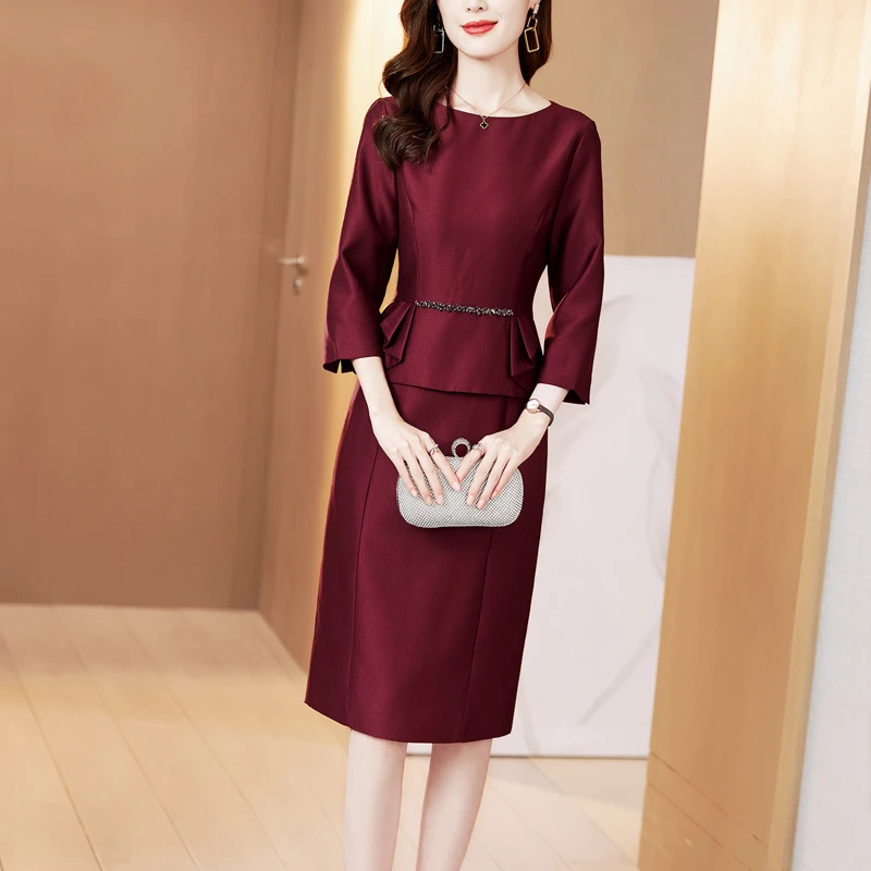 酒红宴会礼服连衣裙2025春夏新款女装喜庆婆婆收腰长袖包臀中长款