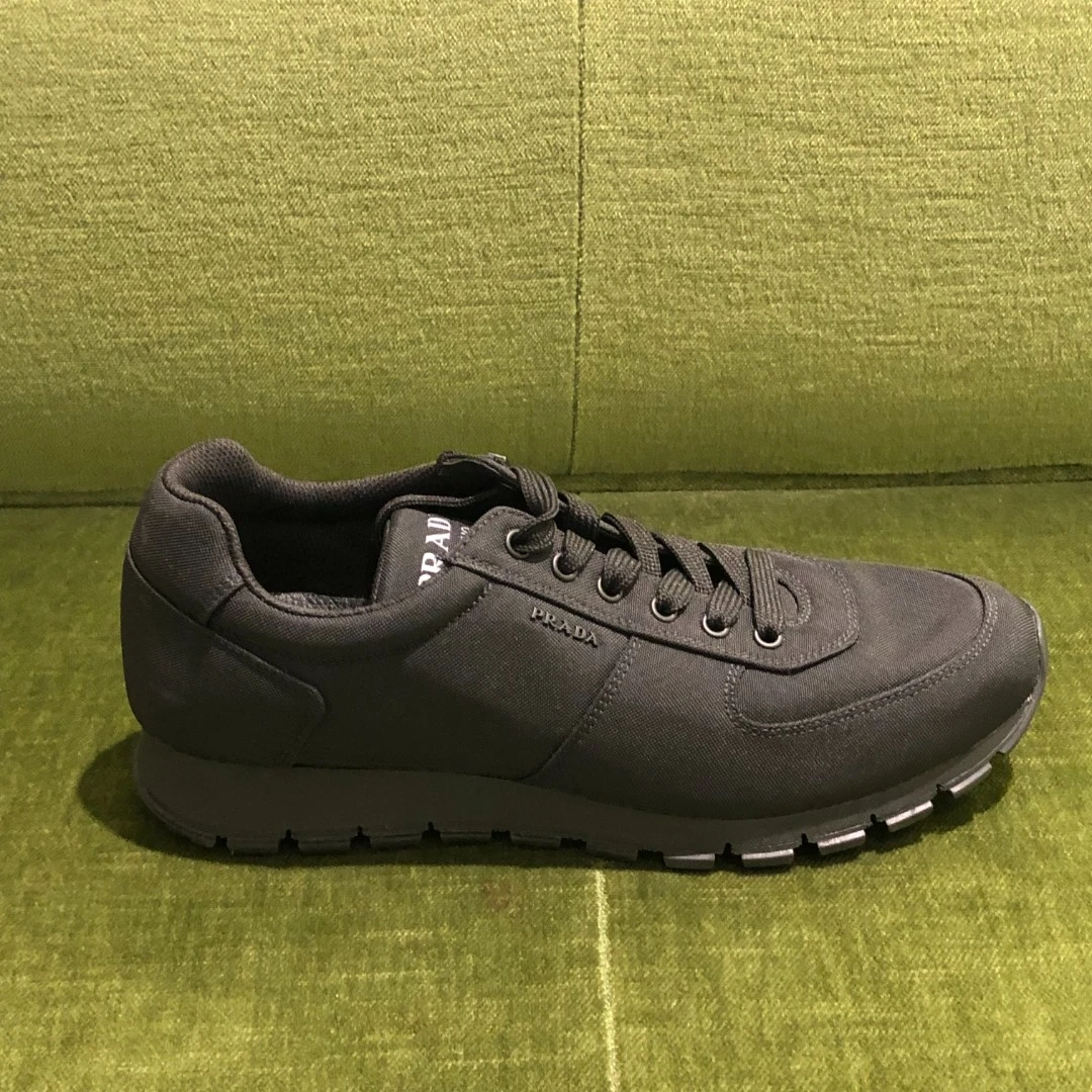 全新未使用 Prada/普拉达 男士再生尼龙休闲款旅游鞋