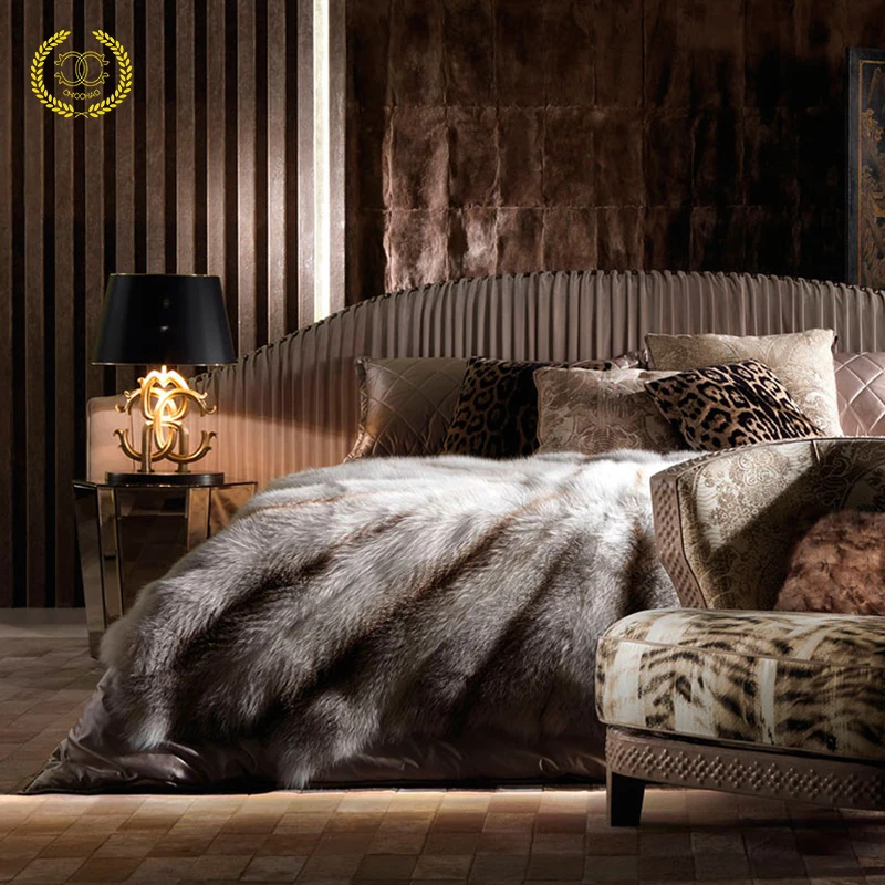 潮巢意式轻奢真皮床 意大利铜珠叠皮 Roberto Cavalli  磨砂皮床