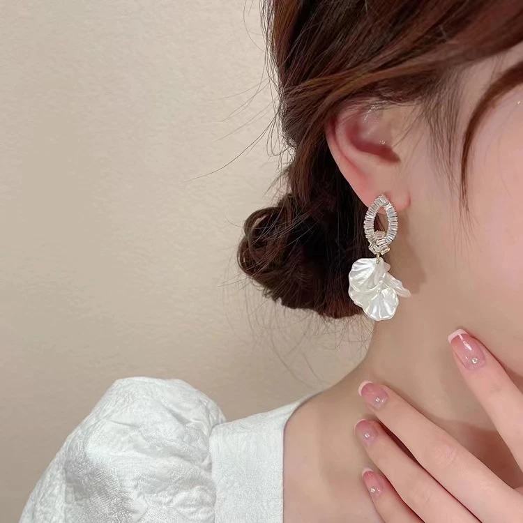 铜合金合成锆石耳饰 甜美气质轻奢法式优雅【纯真花语】耳环129