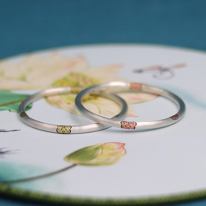 足银手镯 古法手工银手镯女士999纯银小老虎闭口足银镯子简约礼物